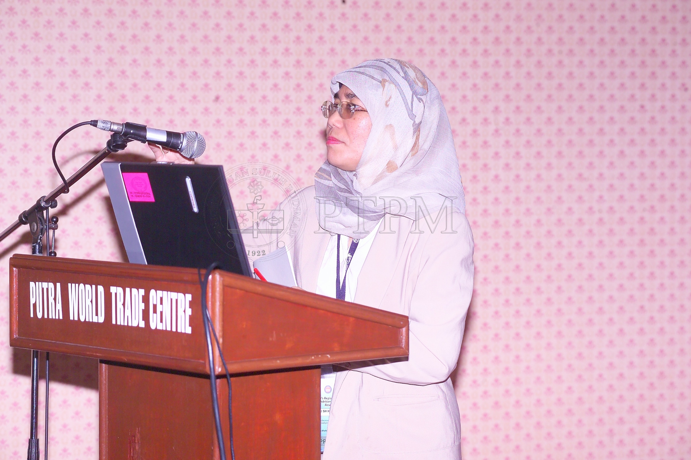 PTPM 06 23 eduresearch D9X40893